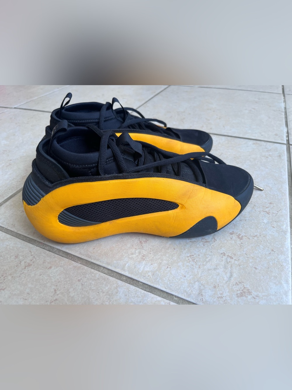 Adidas Mens Harden Volume 8 Basketball Shoes Size 8